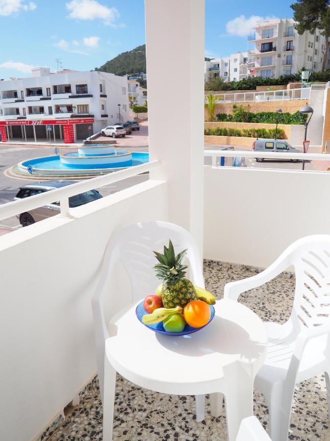 Apartamentos Cala Llonga Exterior foto